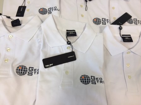 logo borduren kleding polo bedrijfskleding Ede LogoBorduurtsudio