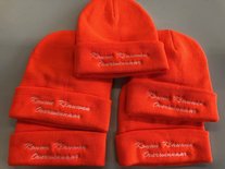  Mutsen/Beanies met logo of tekst borduren aanbieding